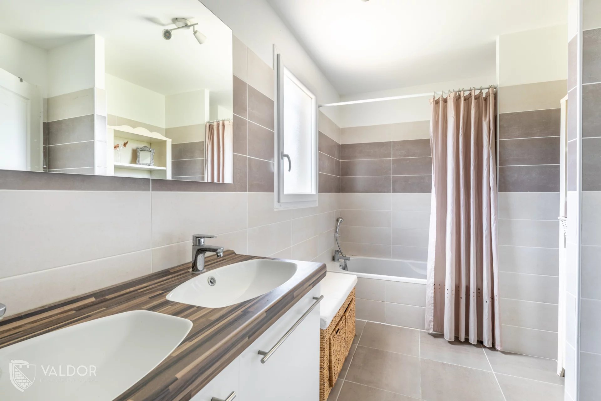 Maison de 115 m² à Chasselay parcelle 504 m²