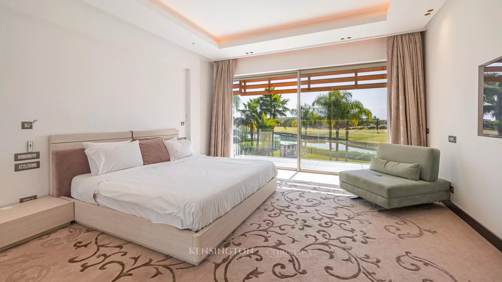 6 Bedroom Villa/Townhouse's Image 54