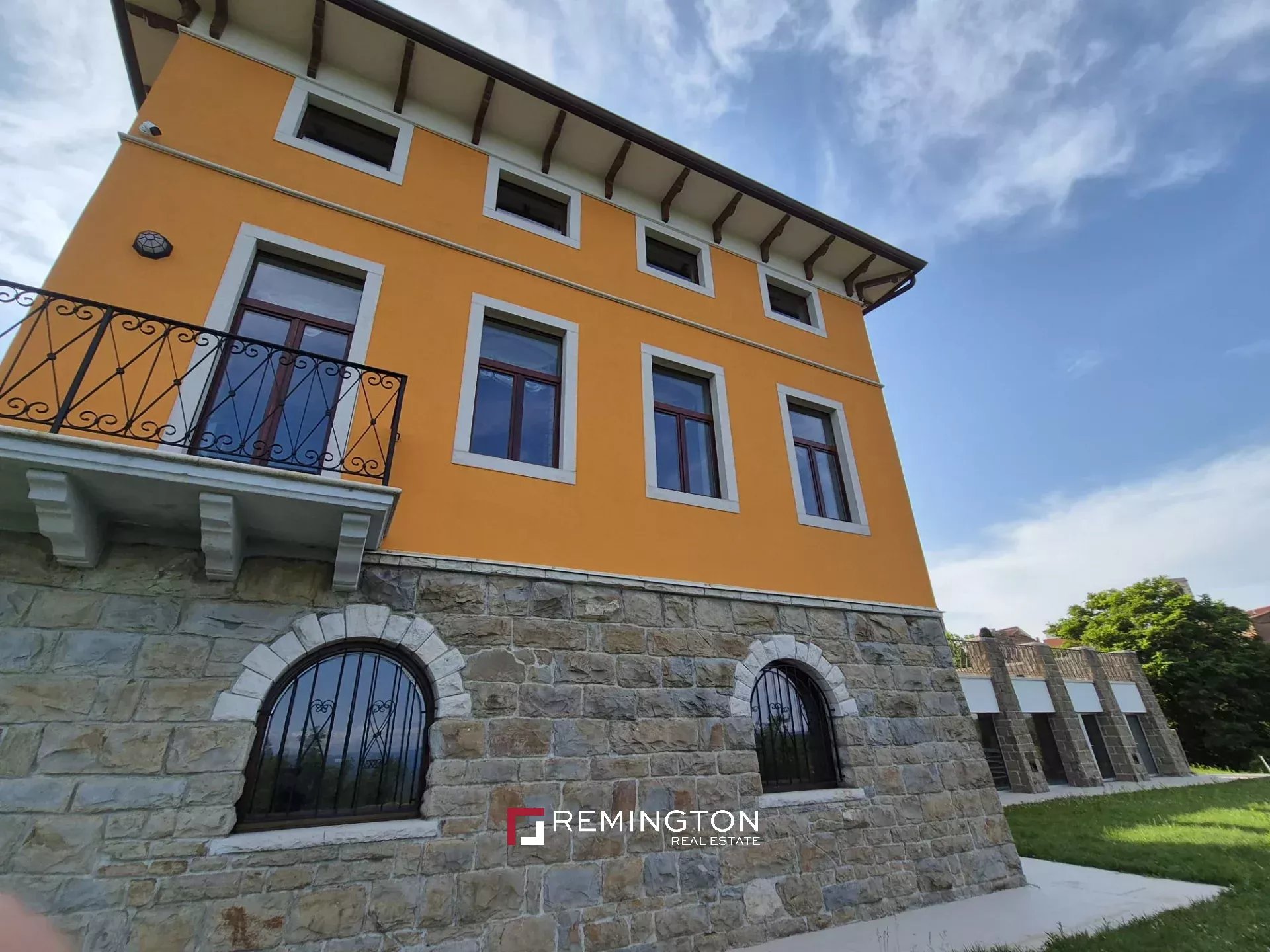 6 Bedroom Villa/Townhouse's Image 19