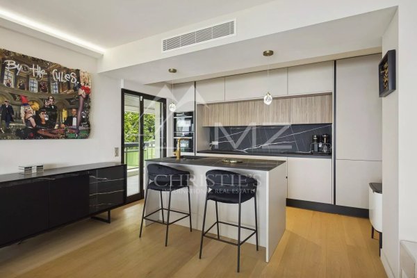 Magnificent contemporary apartment with a magical sea view — photo 7