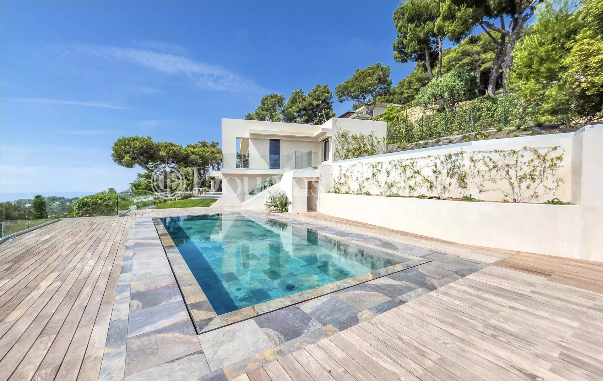 ROQUEBRUNE-CAP-MARTIN -  villa rénovée d’esprit contemporain avec vue mer