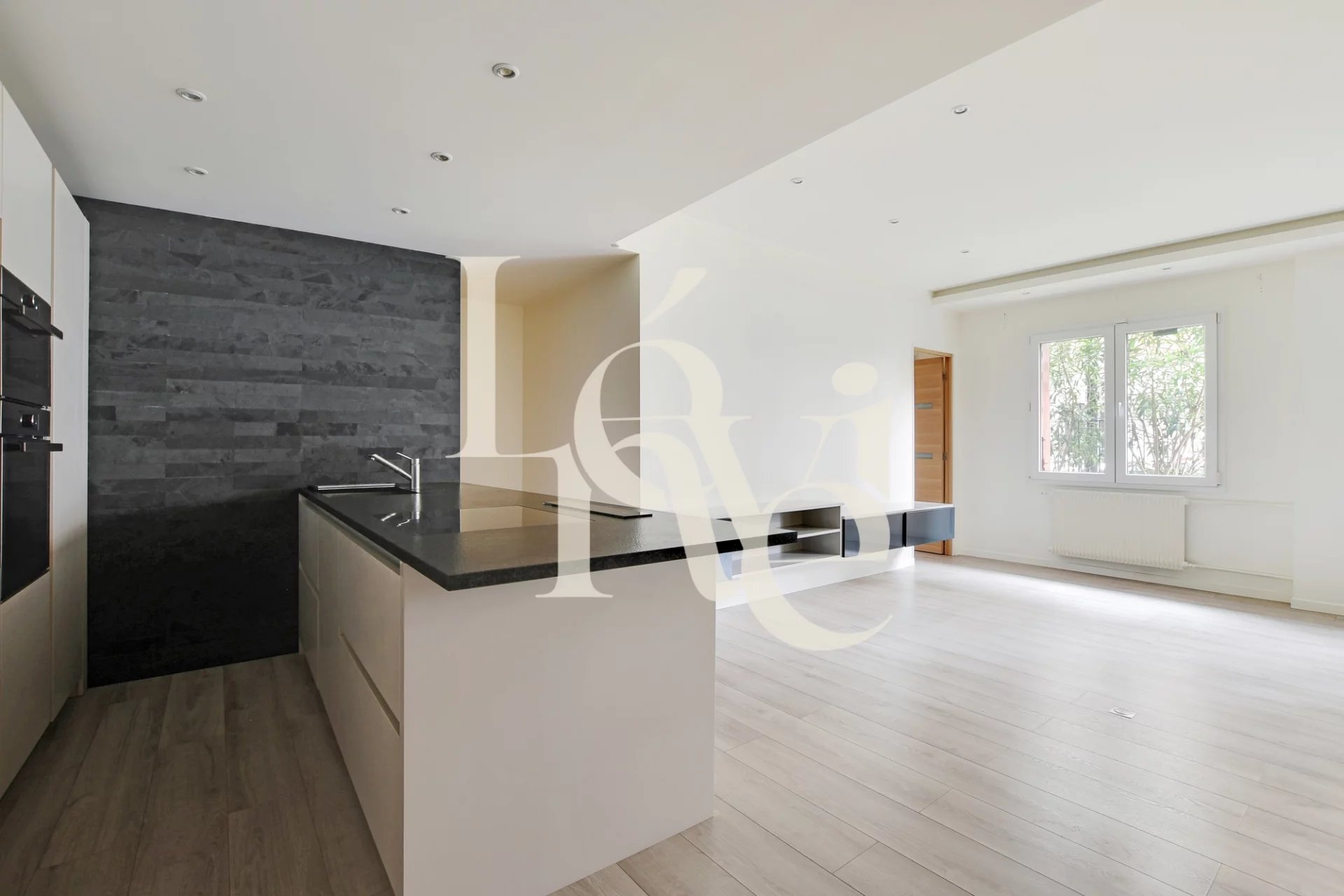 Appartement avec parking - 2 pièces - 57m2 - 75013 Paris