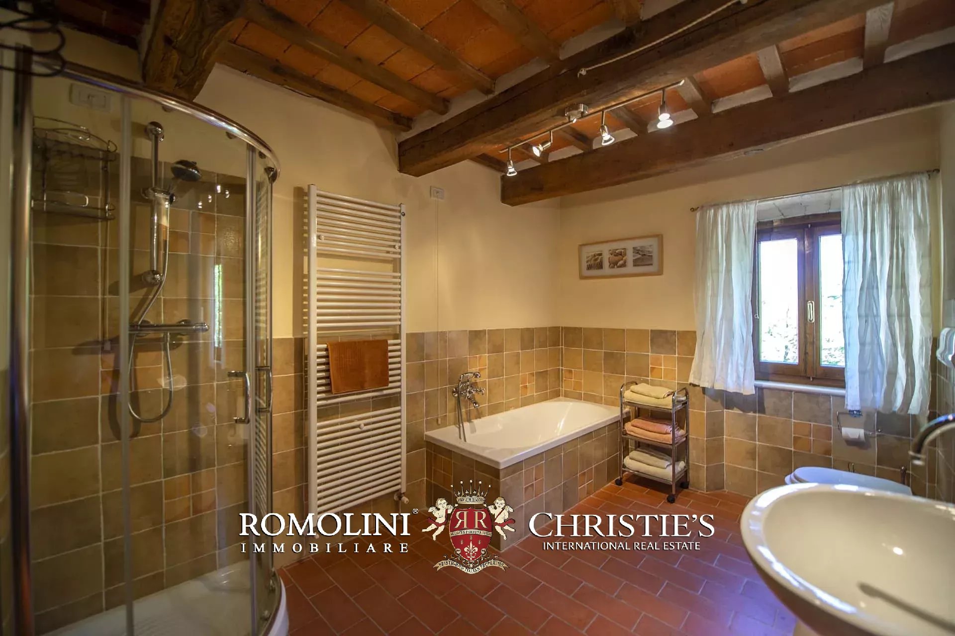 MANOR HOUSE FOR SALE IN CAPRESE MICHELANGELO, TUSCANY