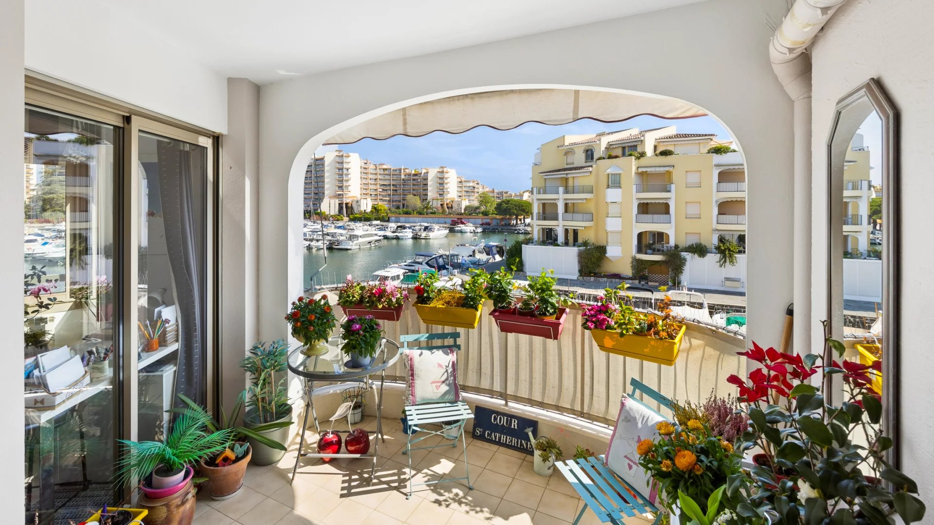 Charming 1-bedroom apartment in the heart of the Marina