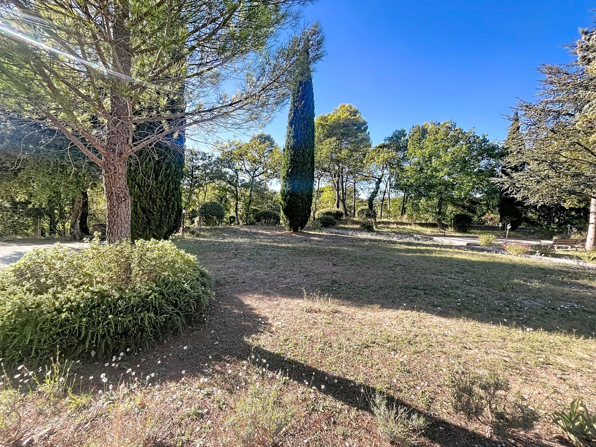 17th century bastide nestled in the heart of 2.8 hectares in Besse sur Issole 17th century bastide nestled in the heart of 2.8 hectares in Besse sur Issole