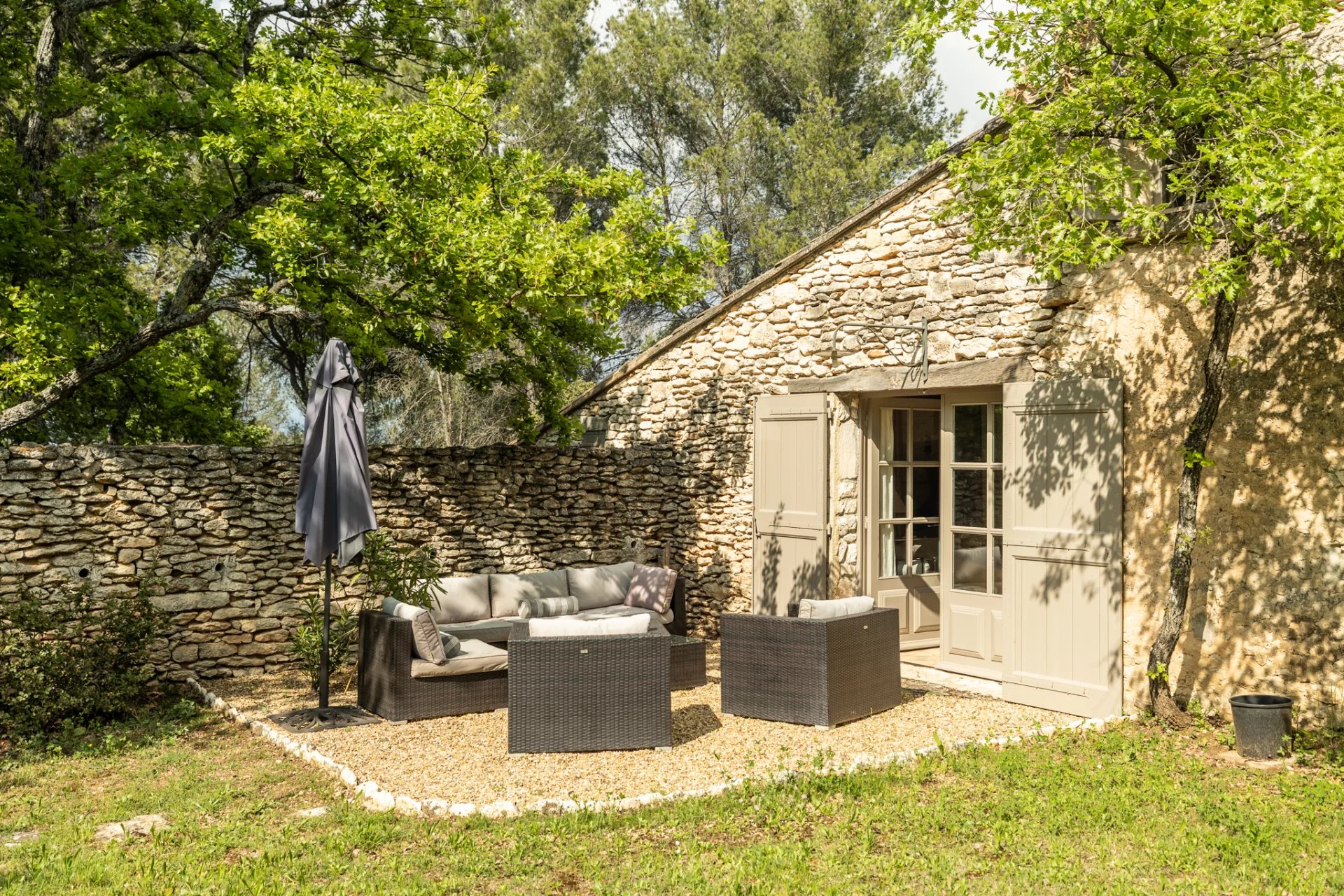 Luberon - Authentic restored shepherd's house with lot of charm and great views