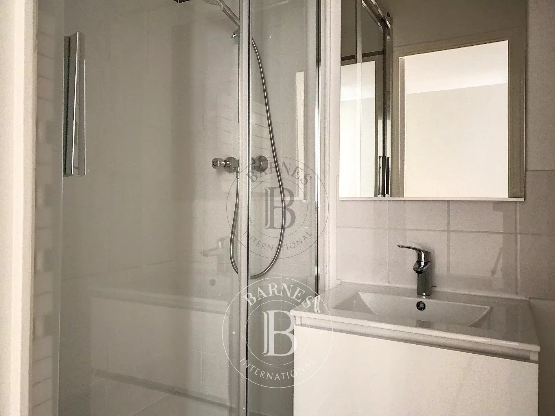 Daire Paris 10ème - picture 15