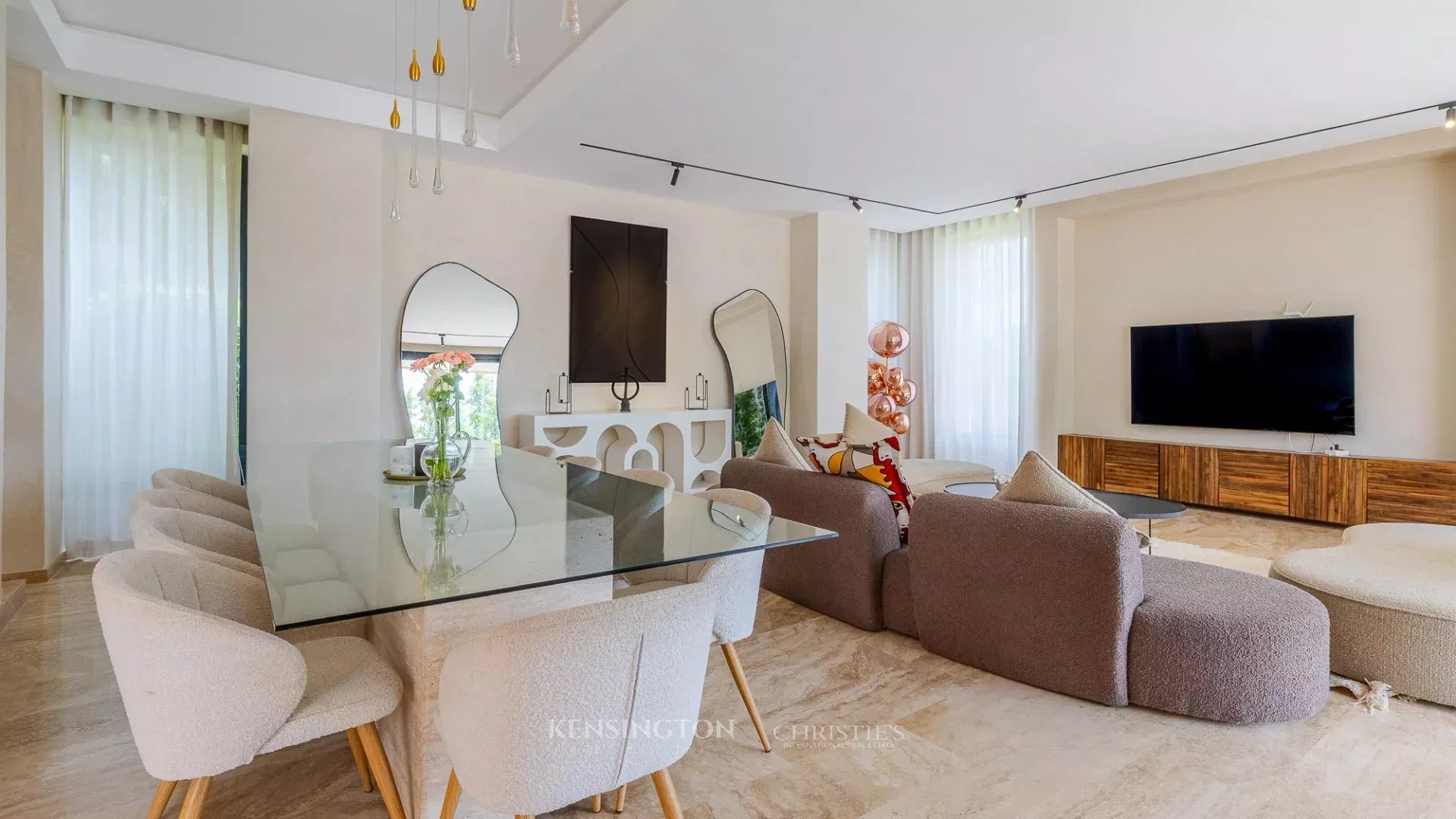 5 Bedroom Villa/Townhouse's Image 17