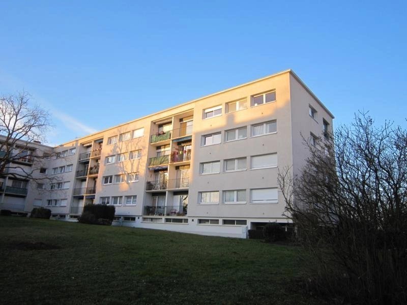 A ST JEAN DE LA RUELLE - type 3