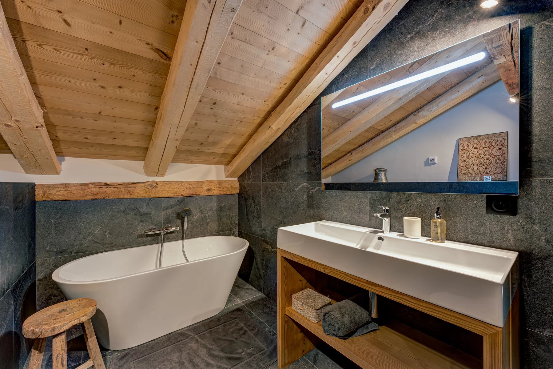 Photo of LA COTE D'ARBROZ - 6 bedroom chalet