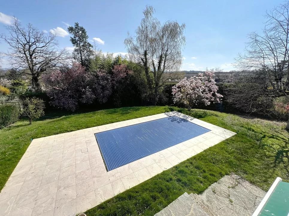 Grande Villa rénovée avec piscine