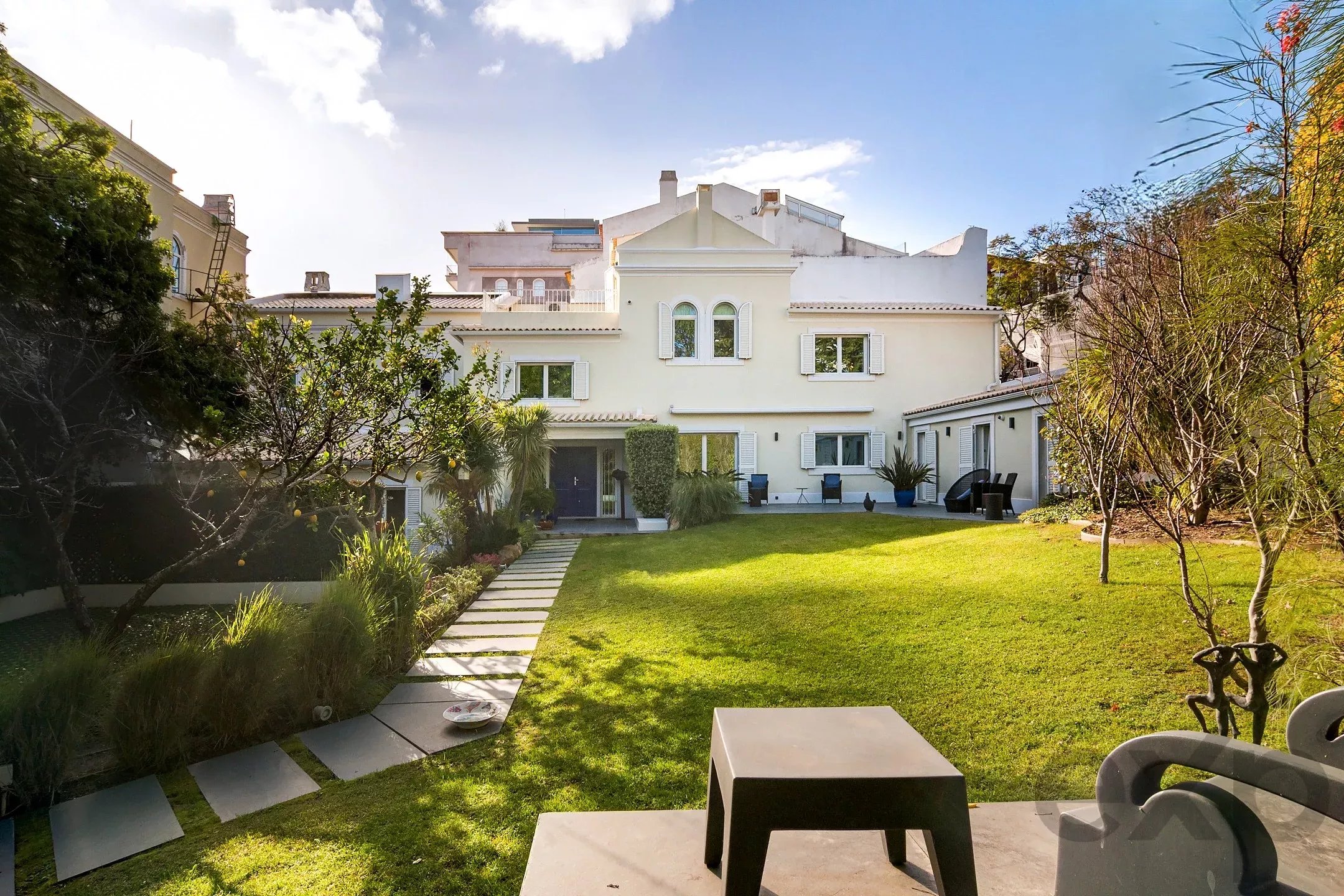 Monte Estoril: Charming 5-bed Villa with large garden and pool 86644506 image 2