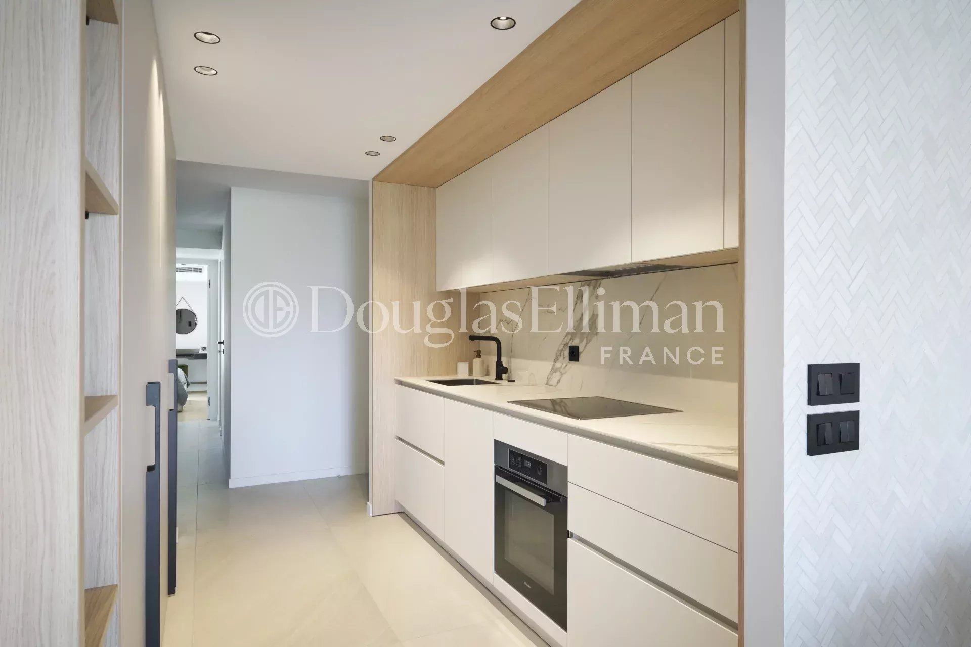 CANNES POINTE CROISETTE – Splendide appartement avec vue mer panoramique dans une résidence securisée - Image nᵒ3