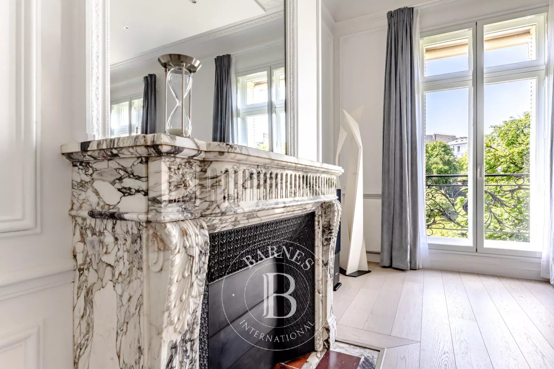 Paris  - Apartment 9 Bedrooms - picture 9