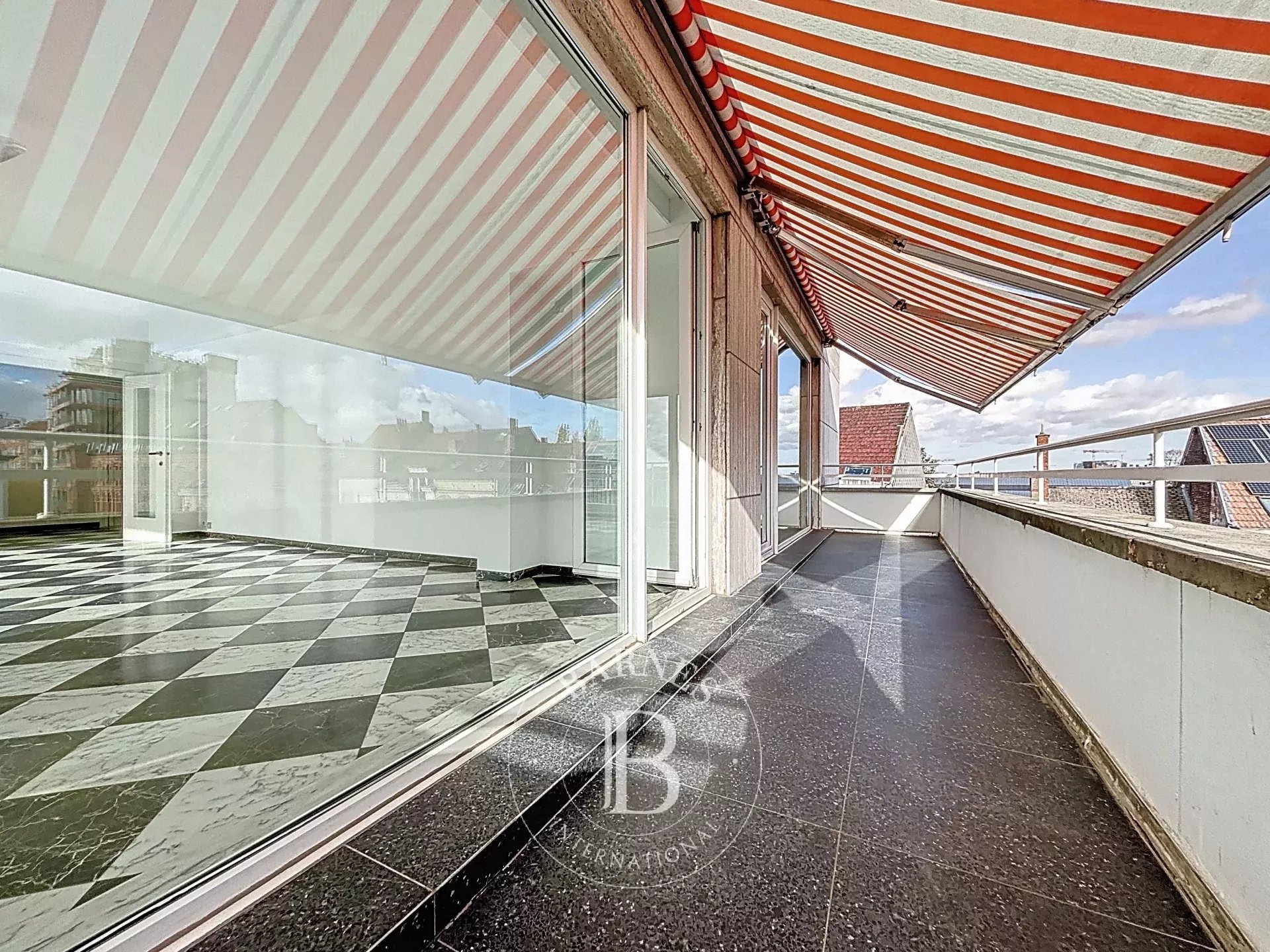 Ixelles- Penthouse 149m2 3 bedrooms- terrace-Parking