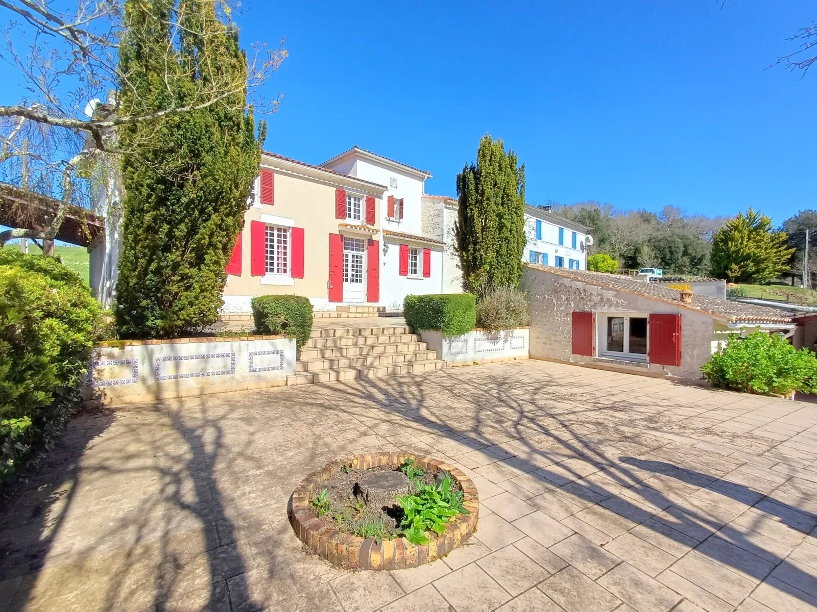 House in Marignac - view 1