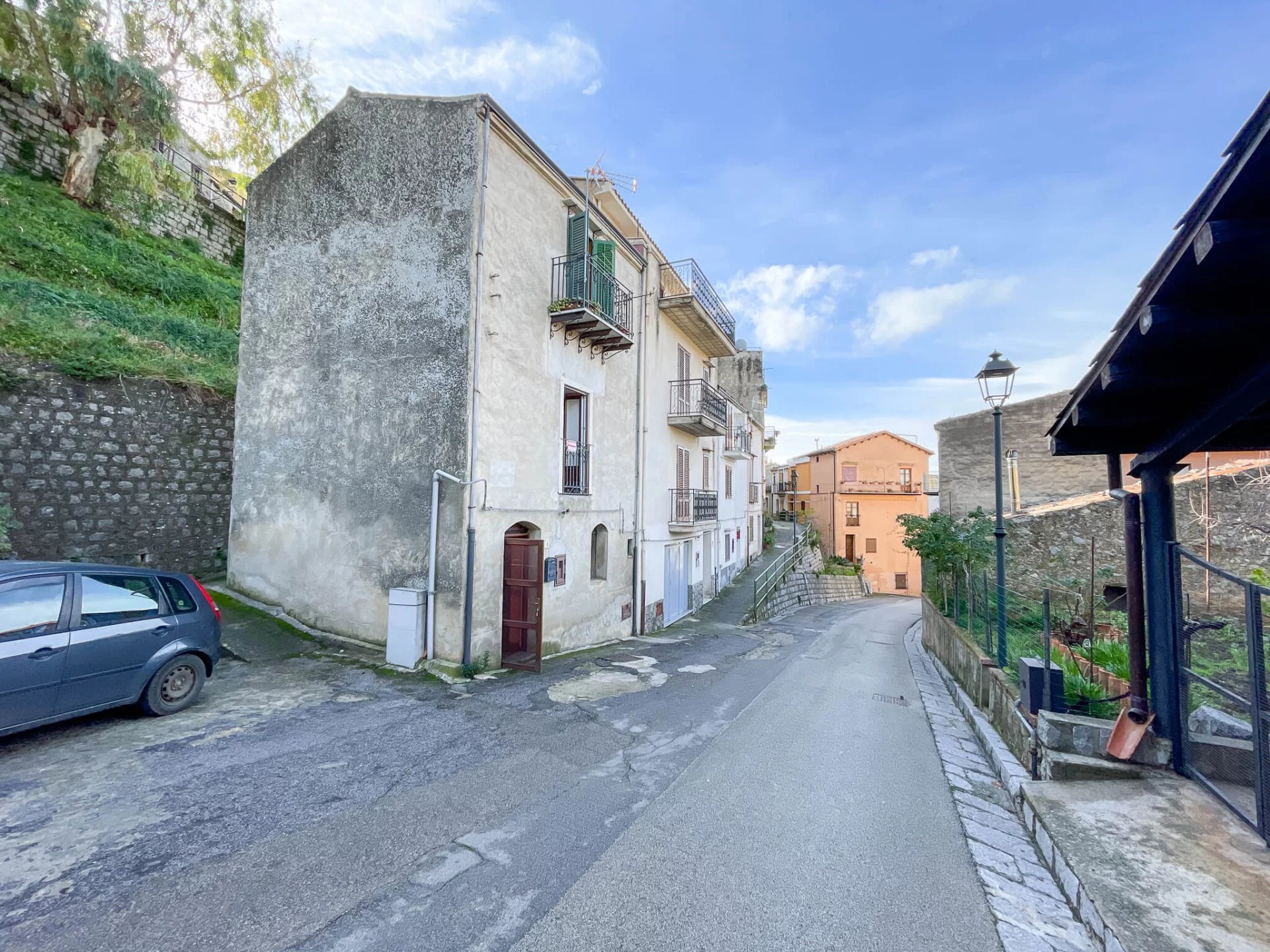 House in Gratteri - view 1