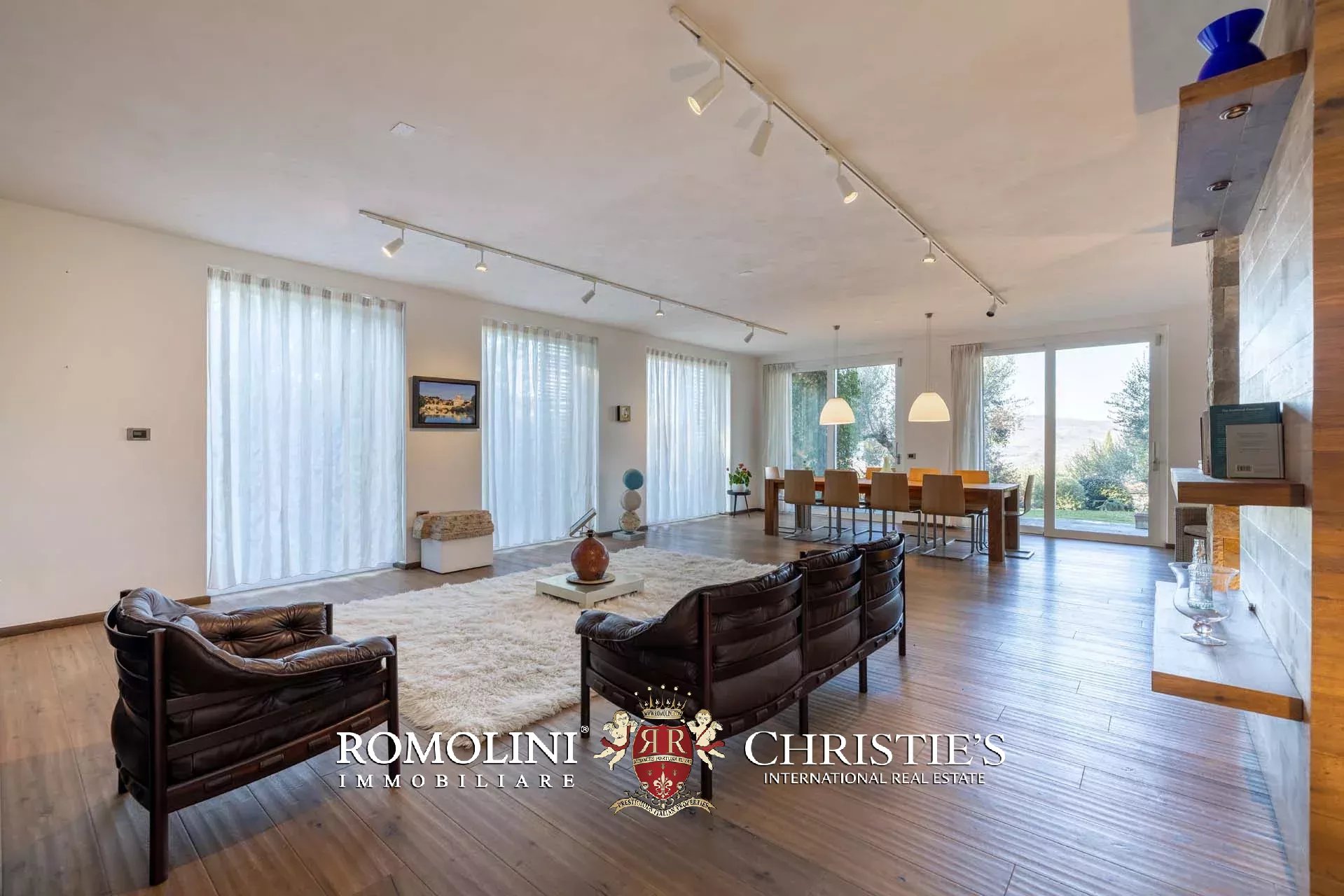 4 Bedroom Villa/Townhouse's Image 33