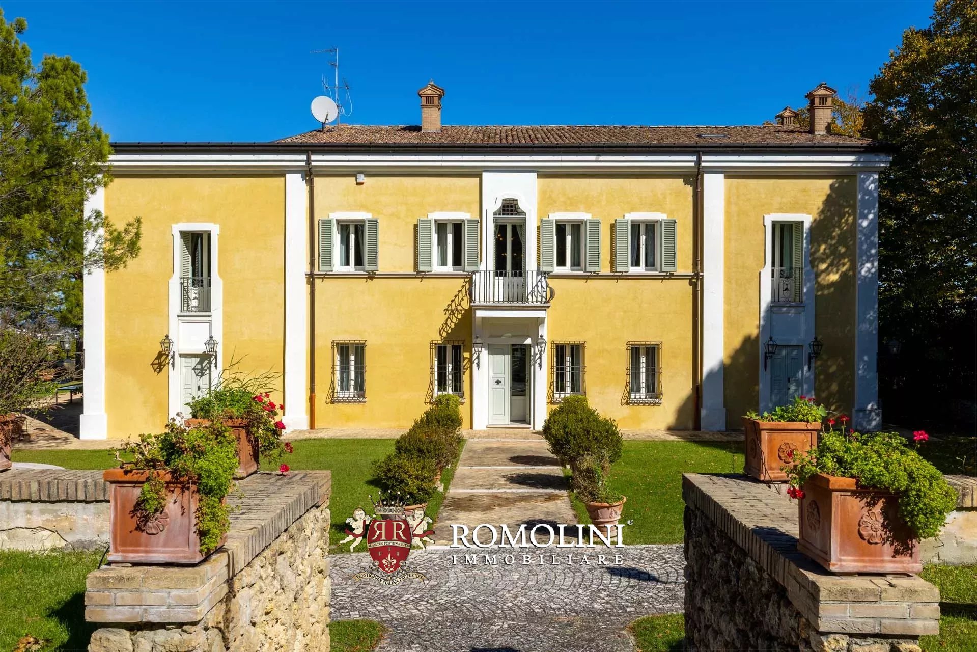 12 Bedroom Villa/Townhouse's Image 13