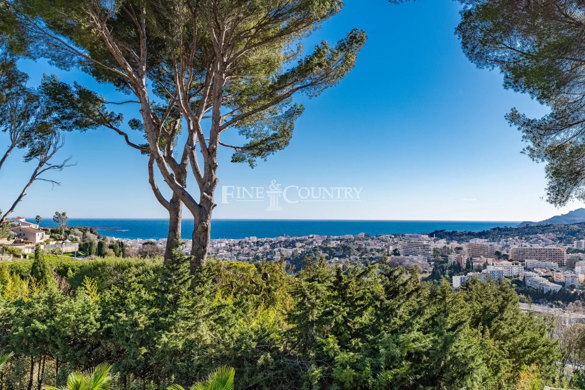 Photo of Villa for sale in Mougins with panoramic sea view