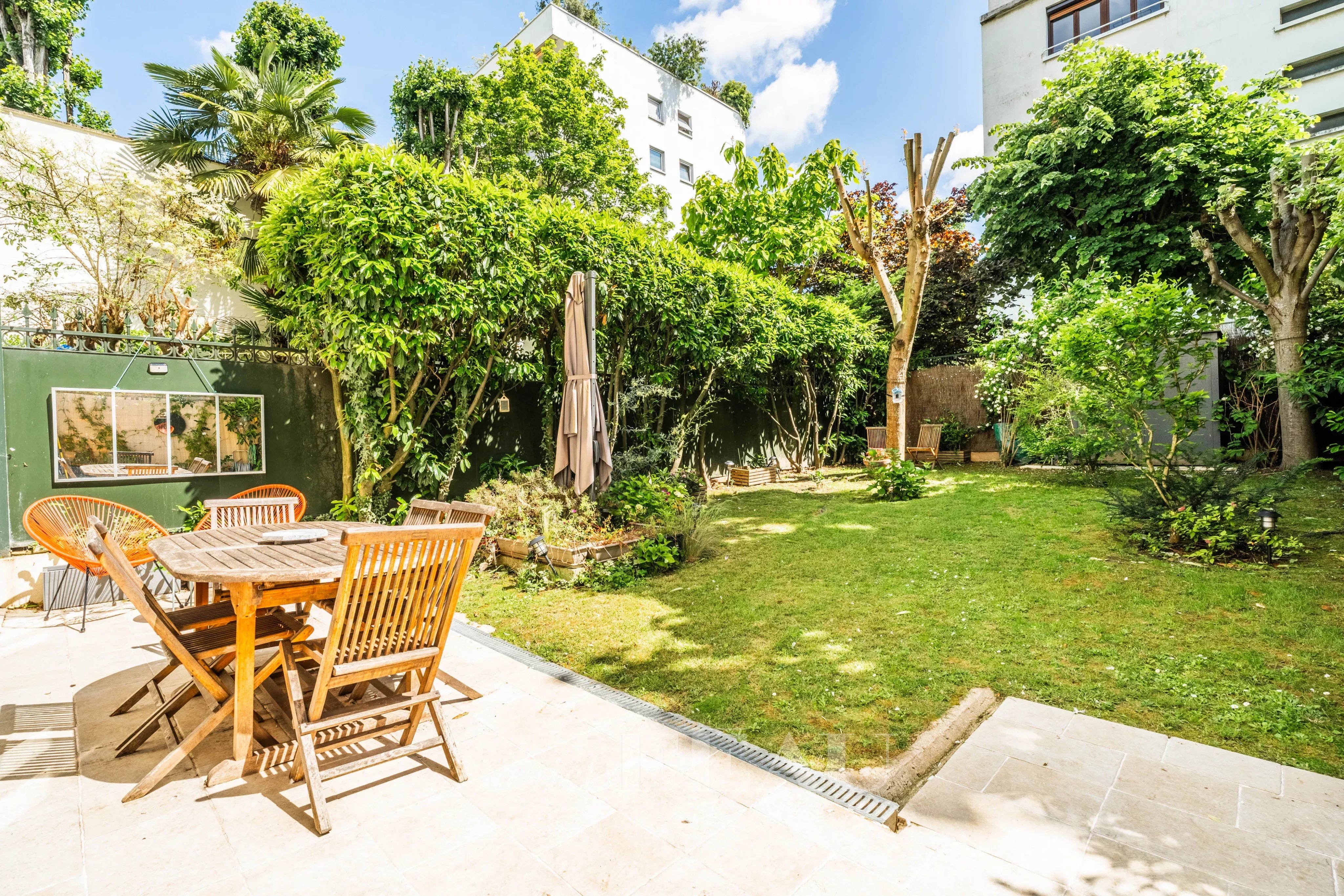 Boulogne Centre – A 3-bed apartment with gardens