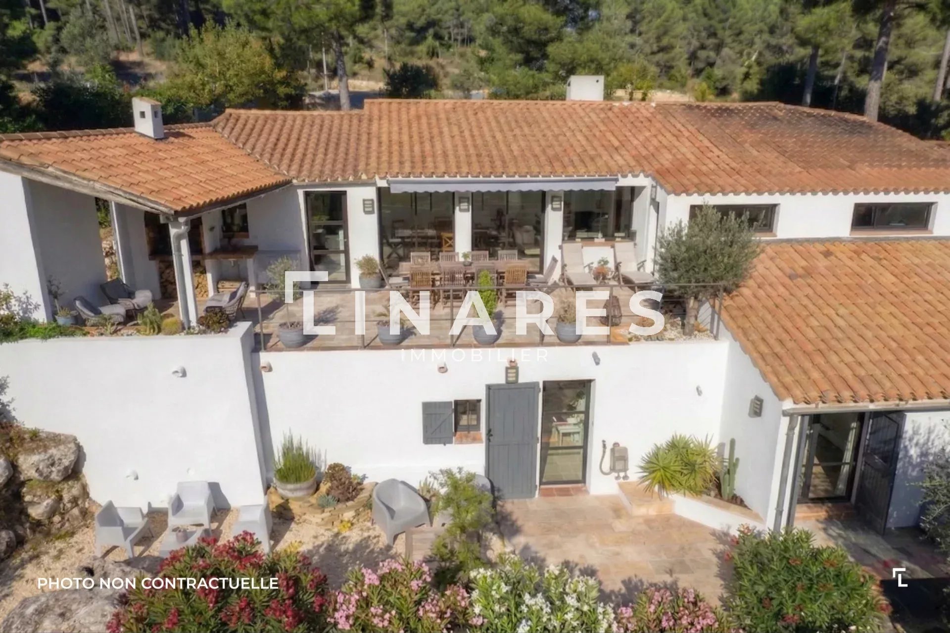 L'ÉCRIN DE LA CADIÈRE - Maison T6 de 200m2 - Terrain 1300m2 - Piscine - Double Garage  - 83740 LA CADIÈRE D'AZUR