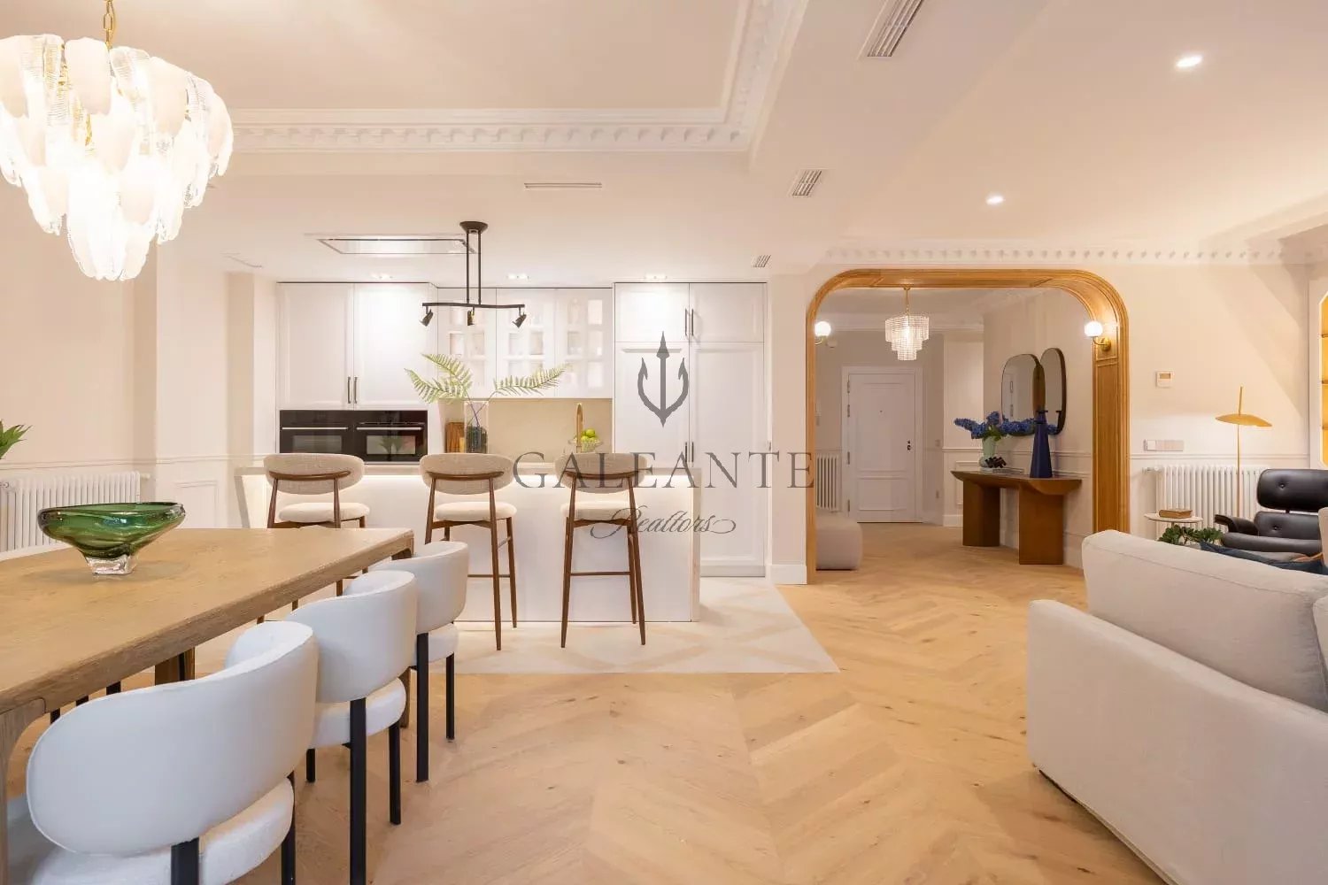 Light-filled Residence with Terrasse in Ayala - Image 6