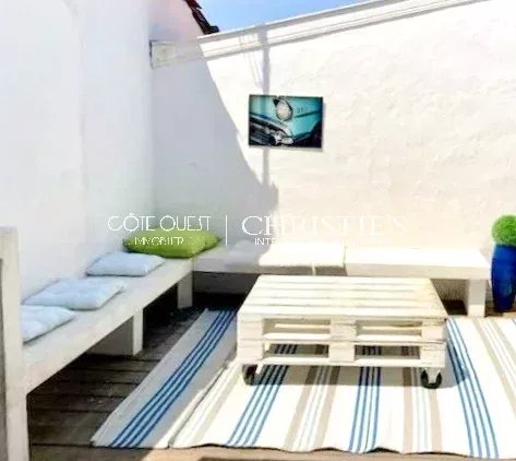 6 Bedroom Villa/Townhouse's Image 3