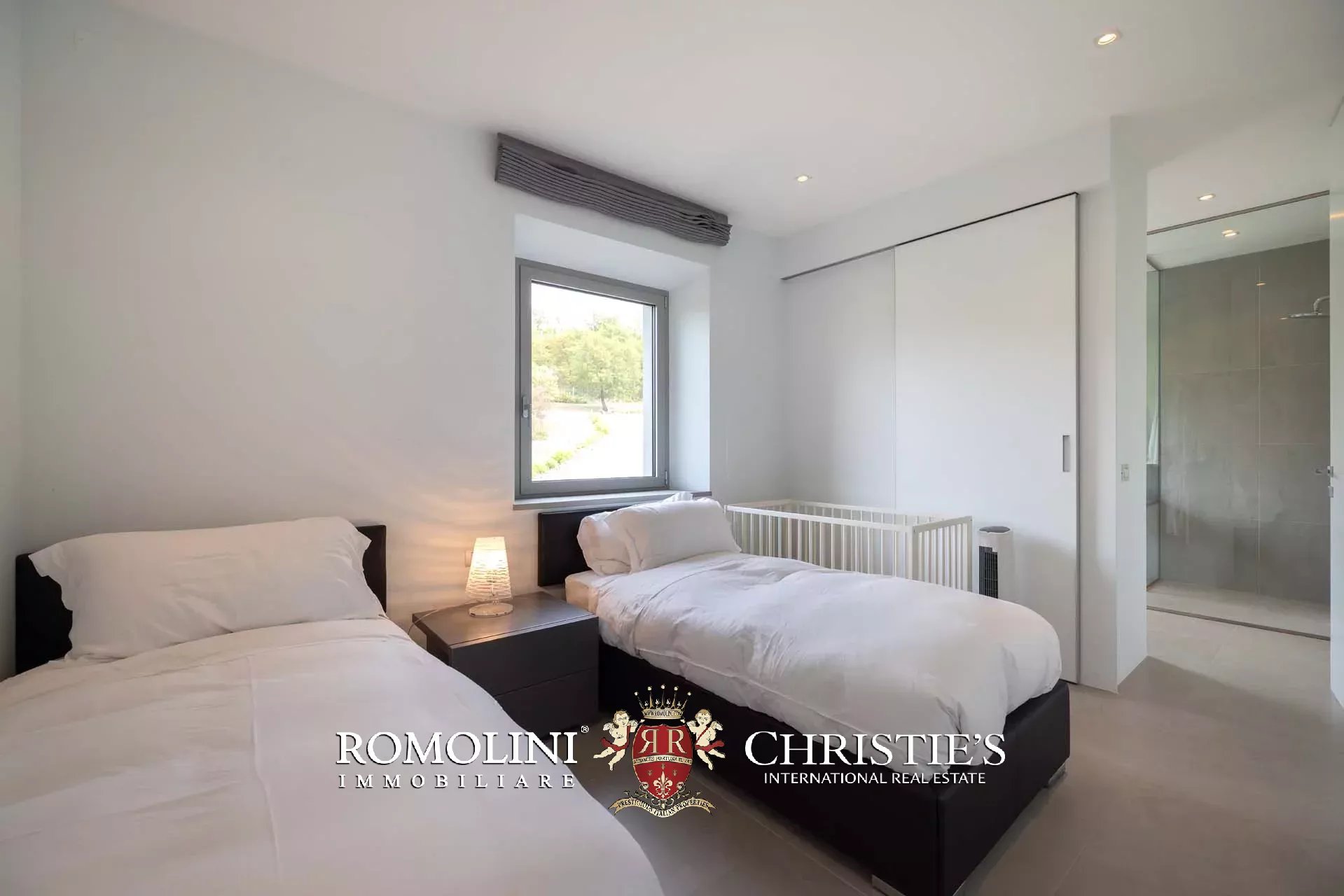 7 Bedroom Villa/Townhouse's Image 112