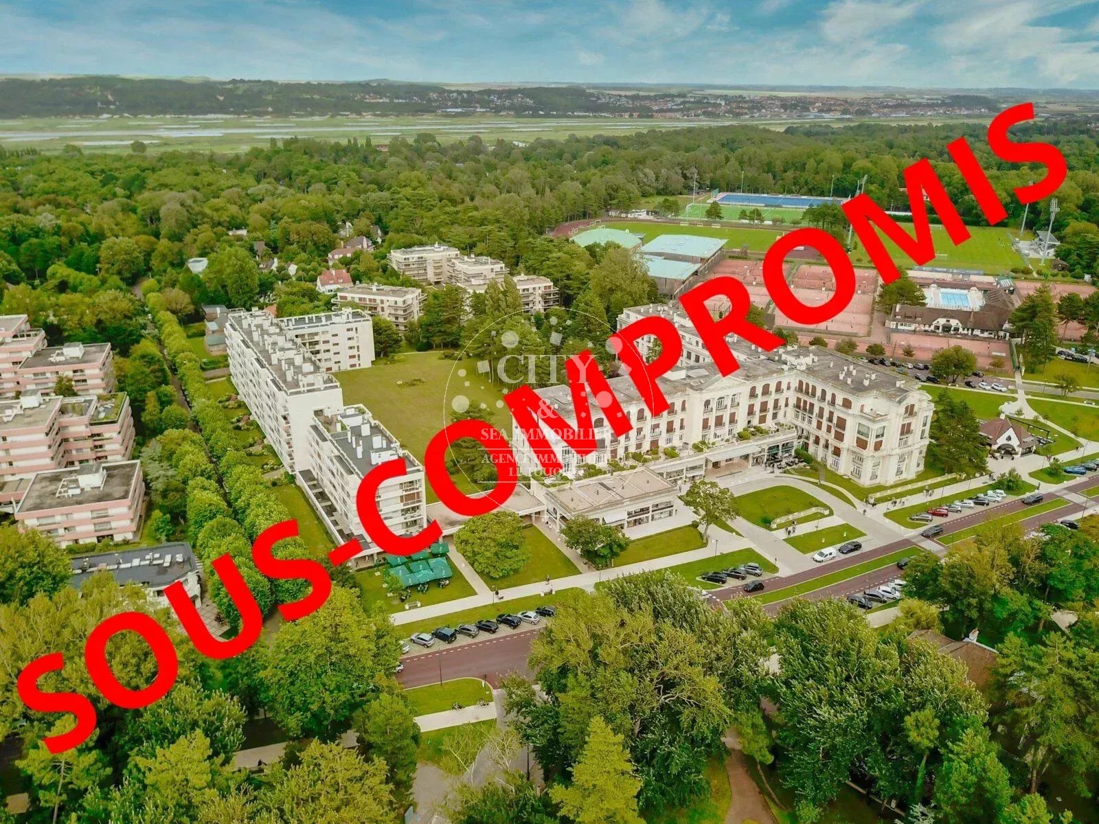 TRIANGLE D'OR- ETAGE ELEVE-APPARTEMENT TRAVERSANT T4 DE 83M2