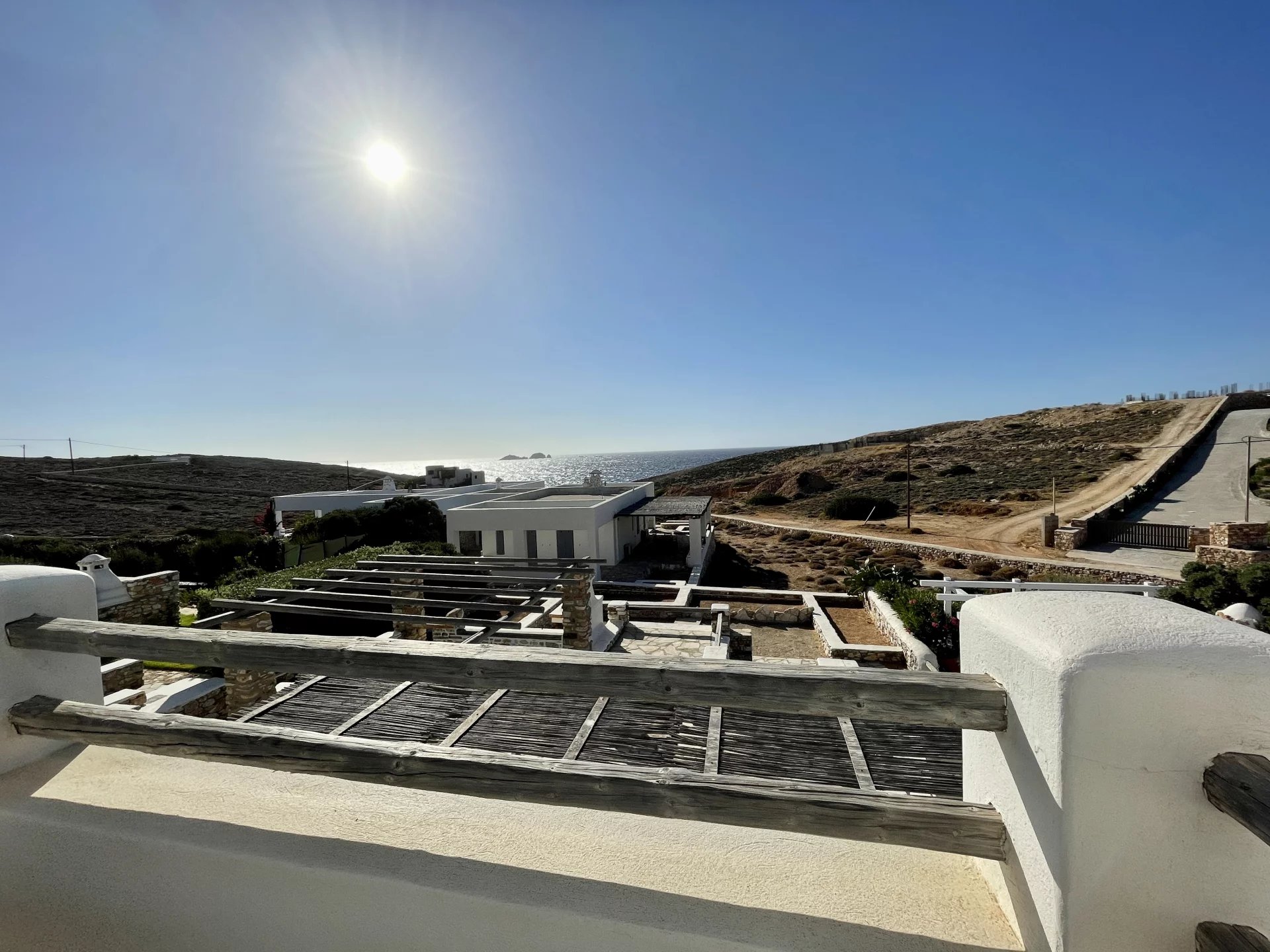 Agence immobilière de PARIS - LONDON - PAROS