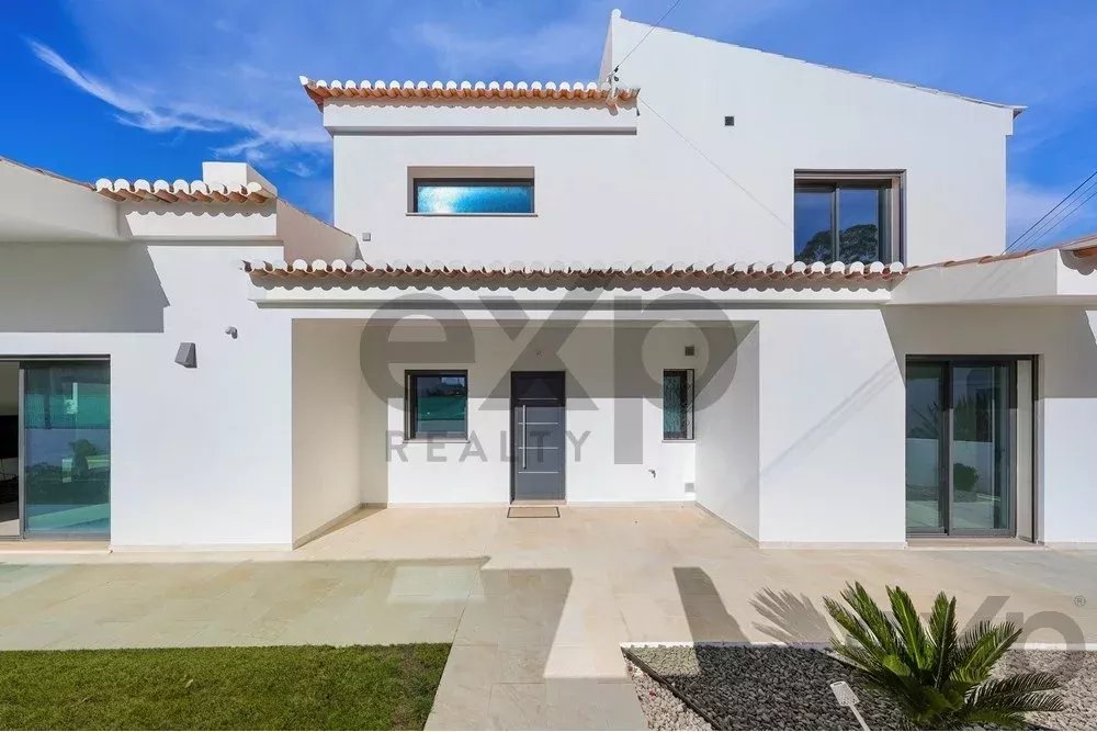 New T4 villa 5 min from Beach. 85948859 image 2