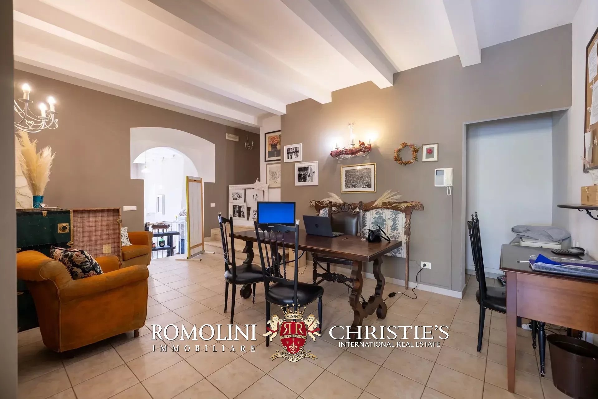 35 Bedroom Villa/Townhouse's Image 53