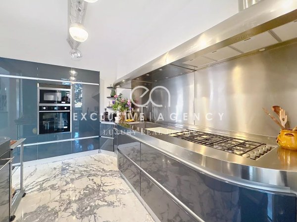 Cannet Europe, 302m² townhouse in a quiet location — photo 7