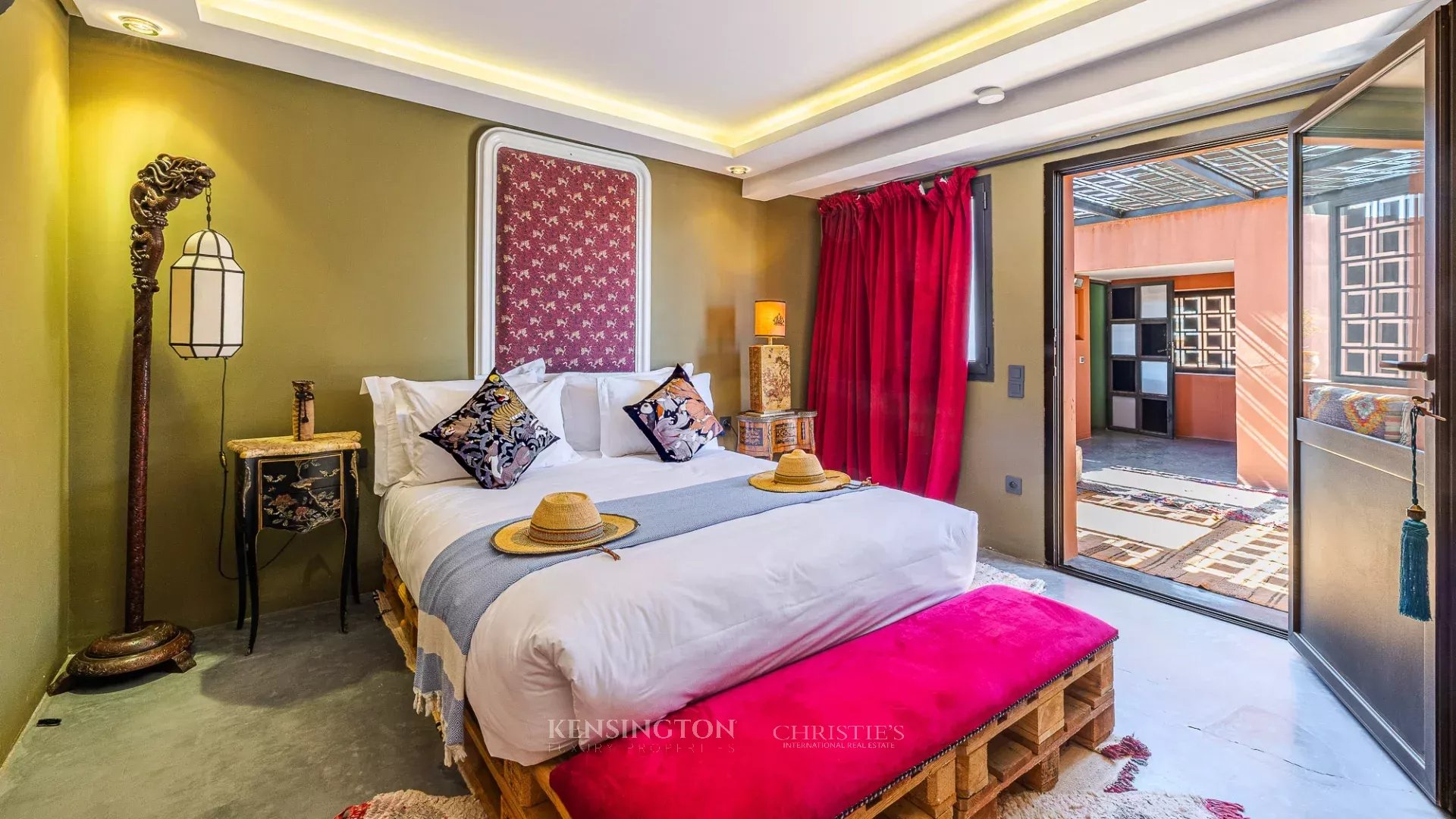 6 Bedroom Villa/Townhouse's Image 25