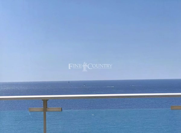 Sea view beautifully renovated apartment for sale in Cannes — photo 6