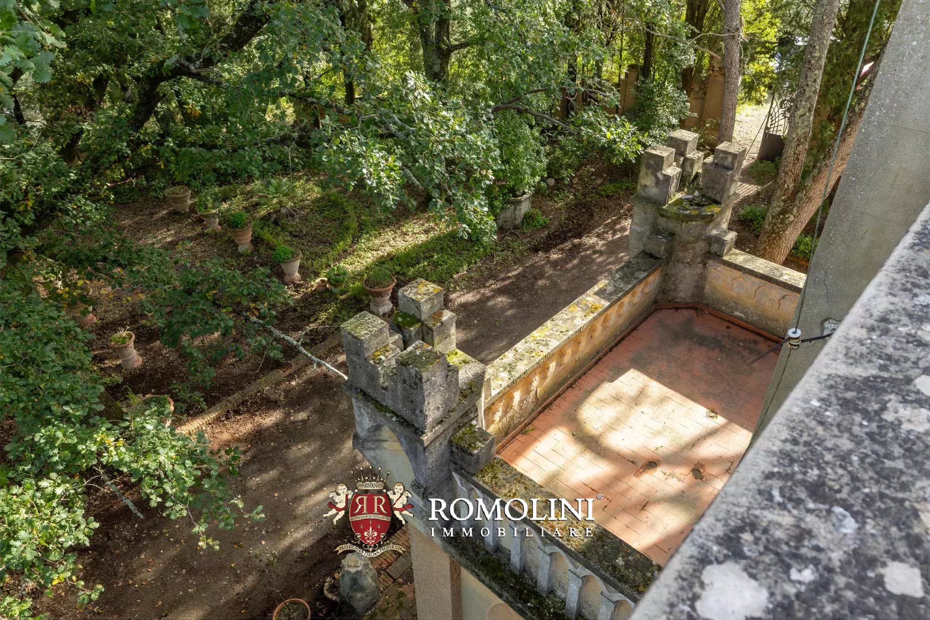 6 Bedroom Chateau's Image 40