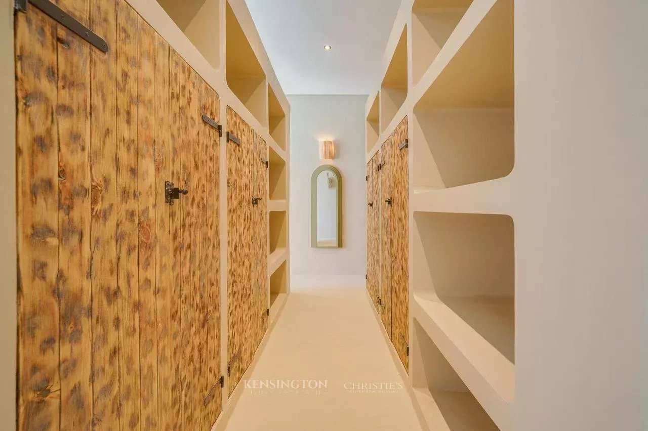 7 Bedroom Villa/Townhouse's Image 69