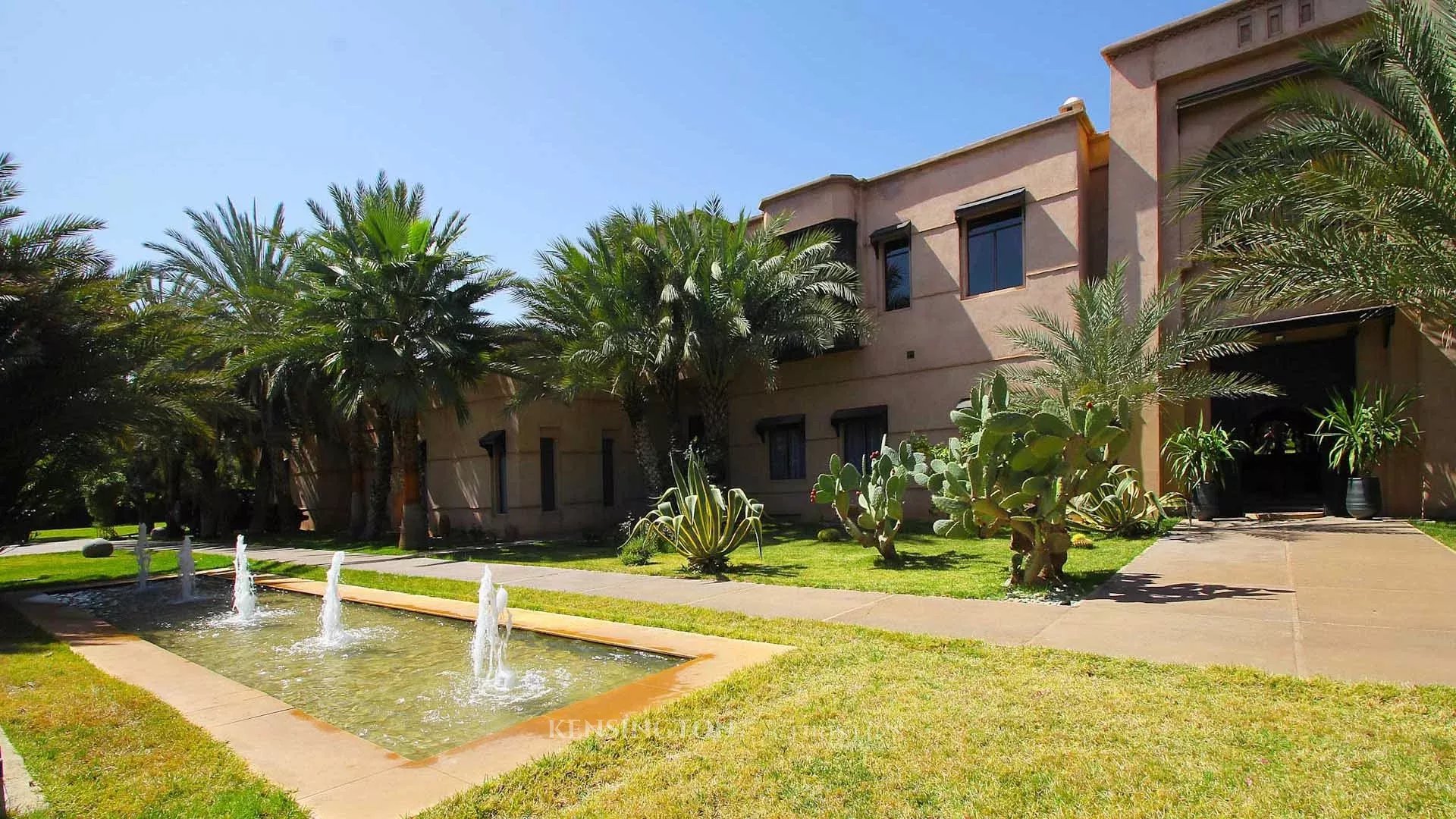 6 Bedroom Villa/Townhouse's Image 4