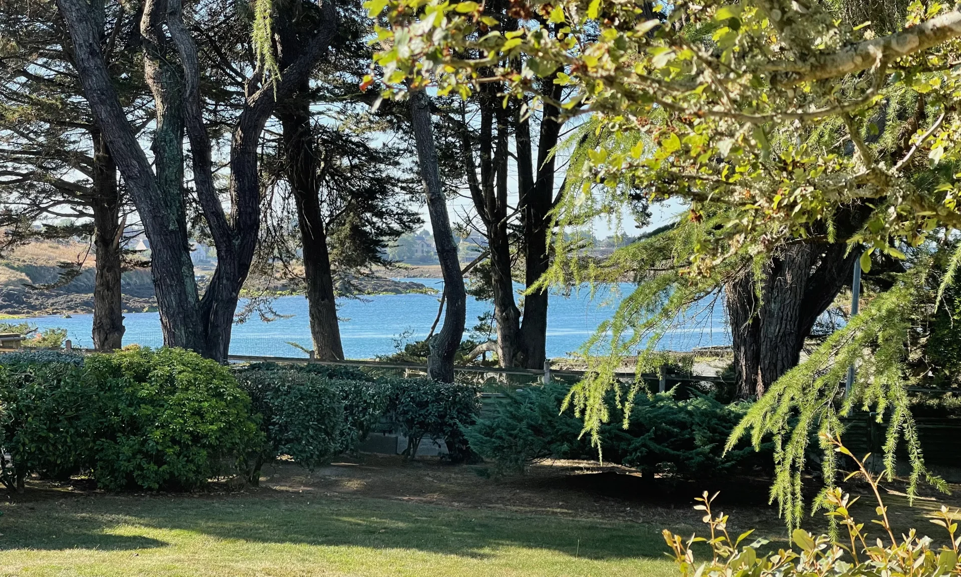 Plouhinec - Property with beach access