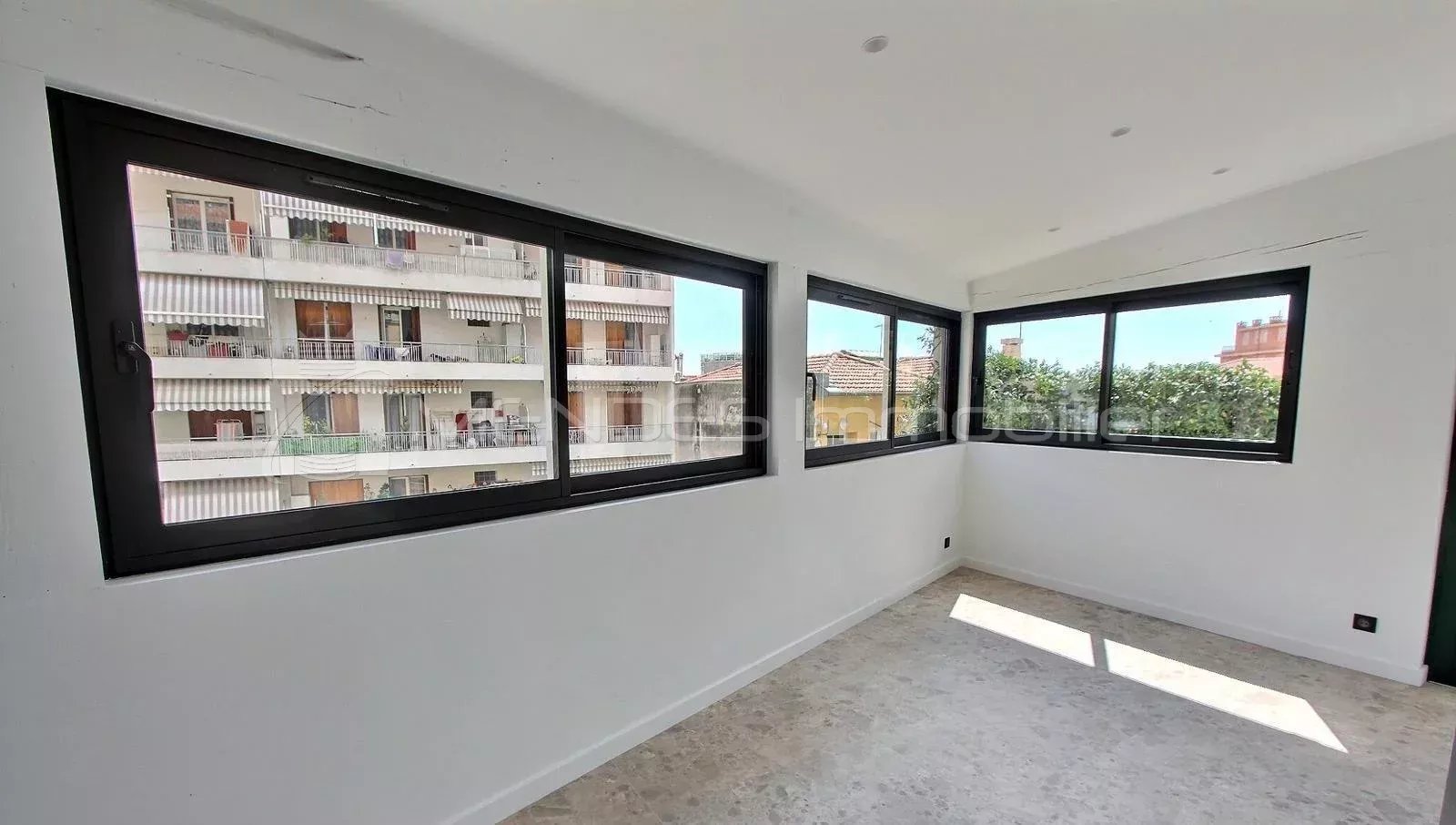 APPARTEMENT 2 PIÈCES À BEAUSOLEIL