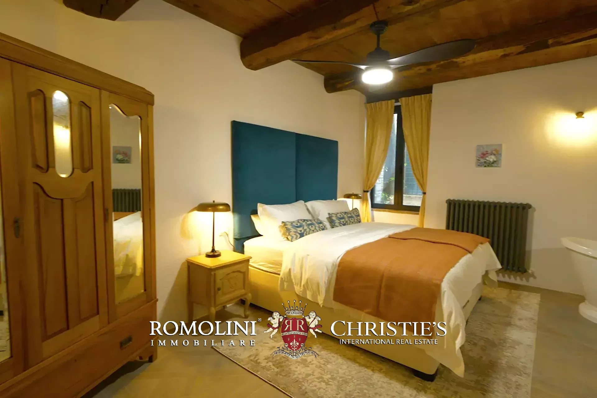  FINELY RESTORED RURAL COMPLEX FOR SALE IN UMBERTIDE UMBRIA