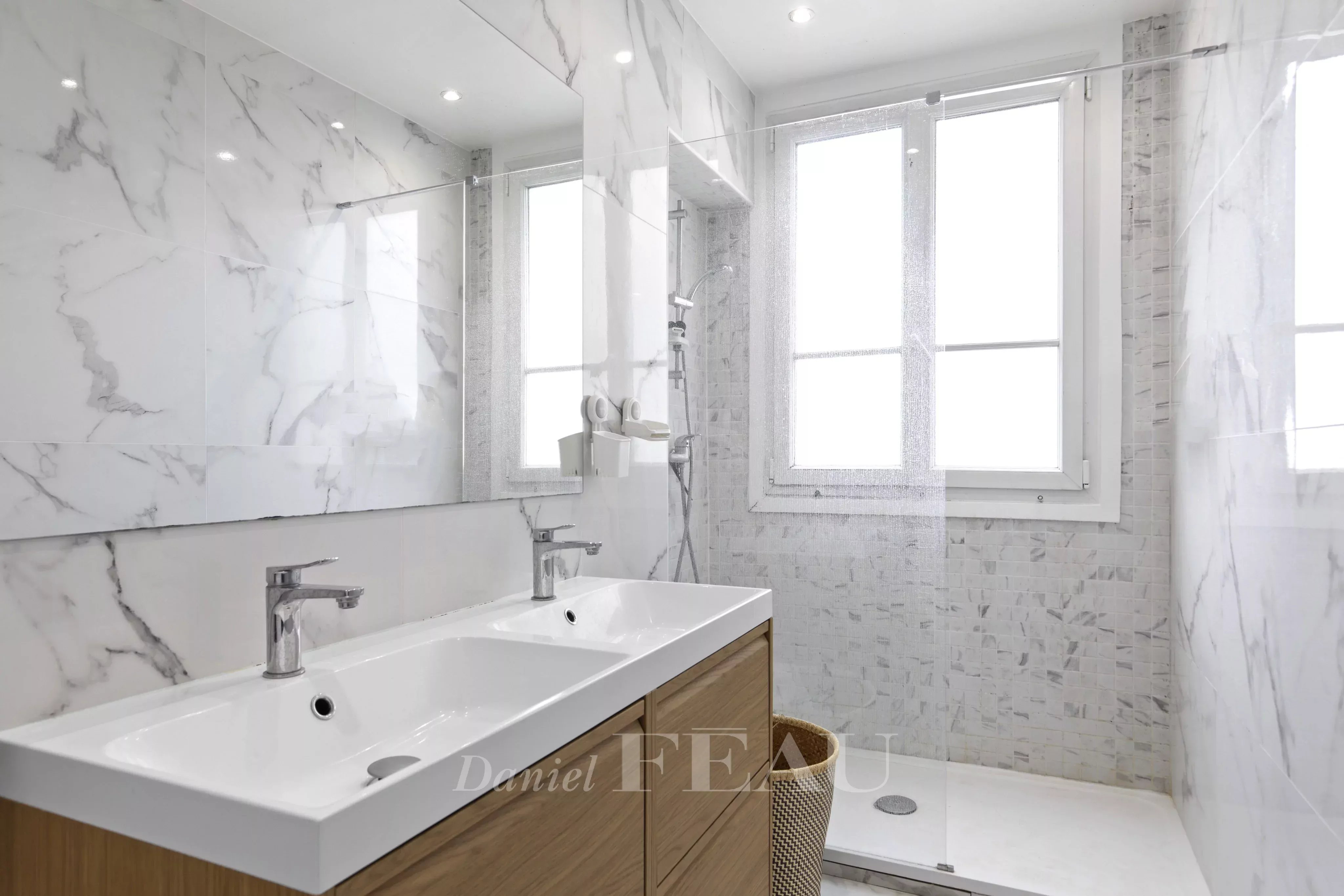 Sale Apartment Paris 16th