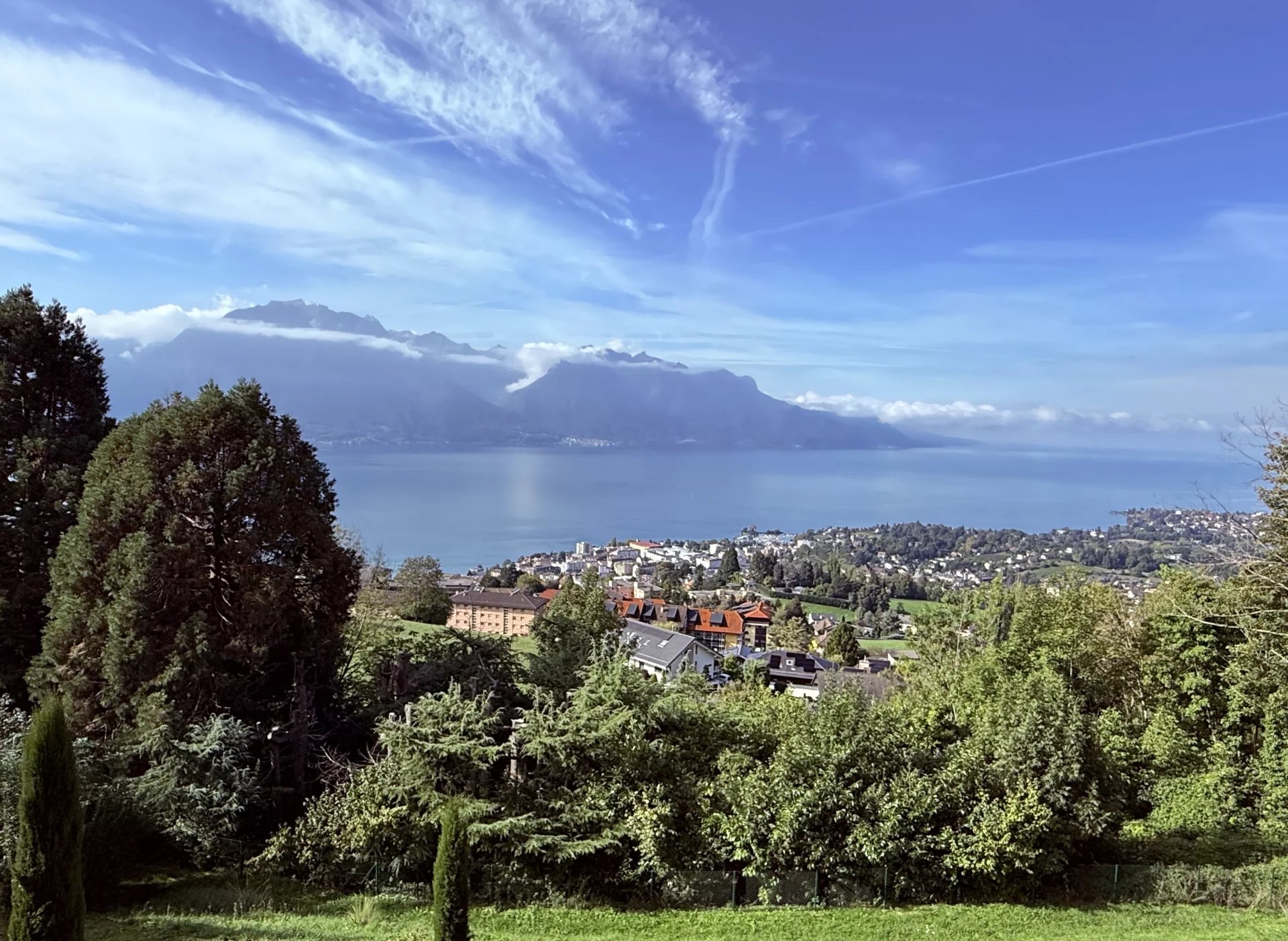 Villa panoramique avec piscine et pool house, grand terrain