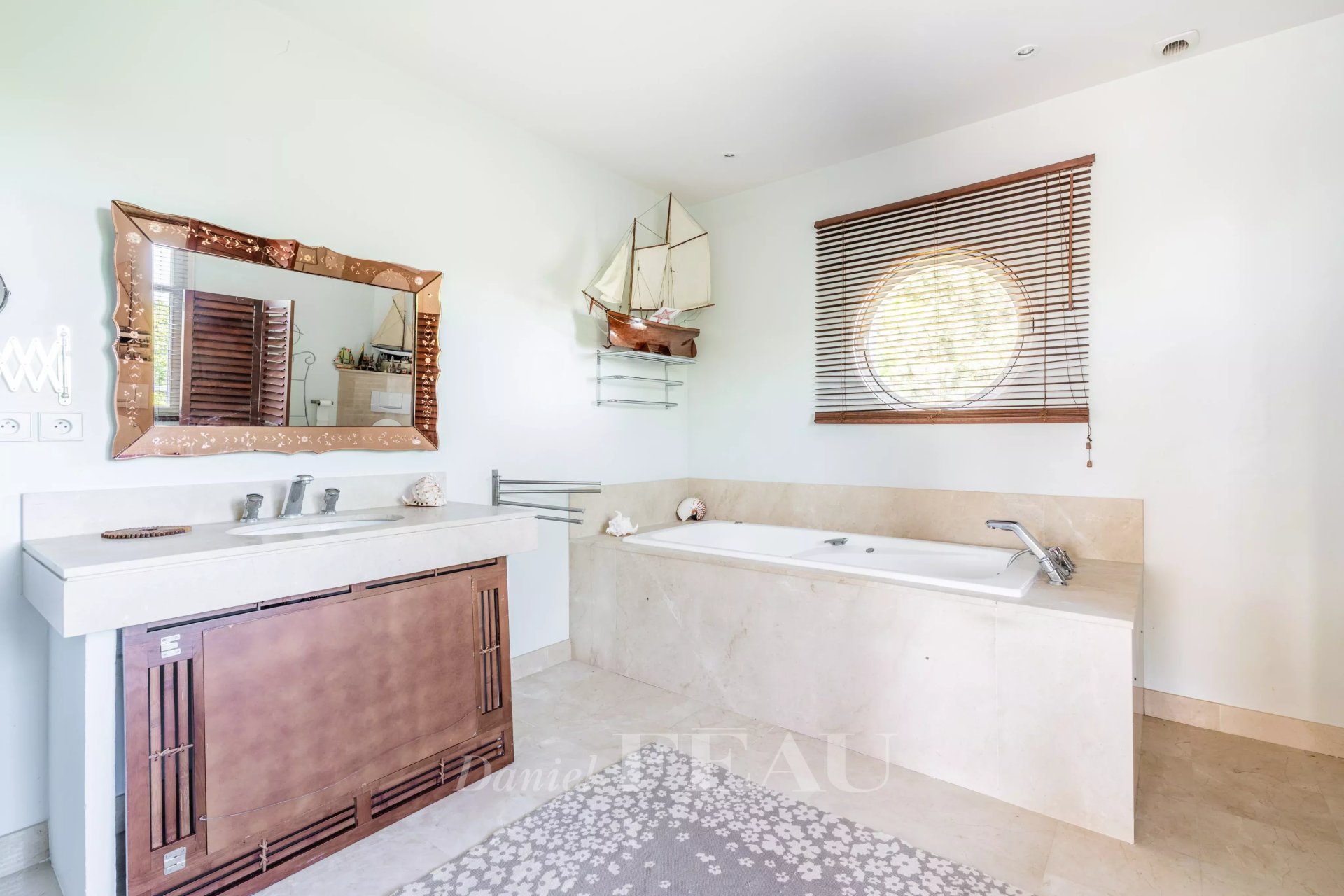 4 Bedroom Villa/Townhouse's Image 8