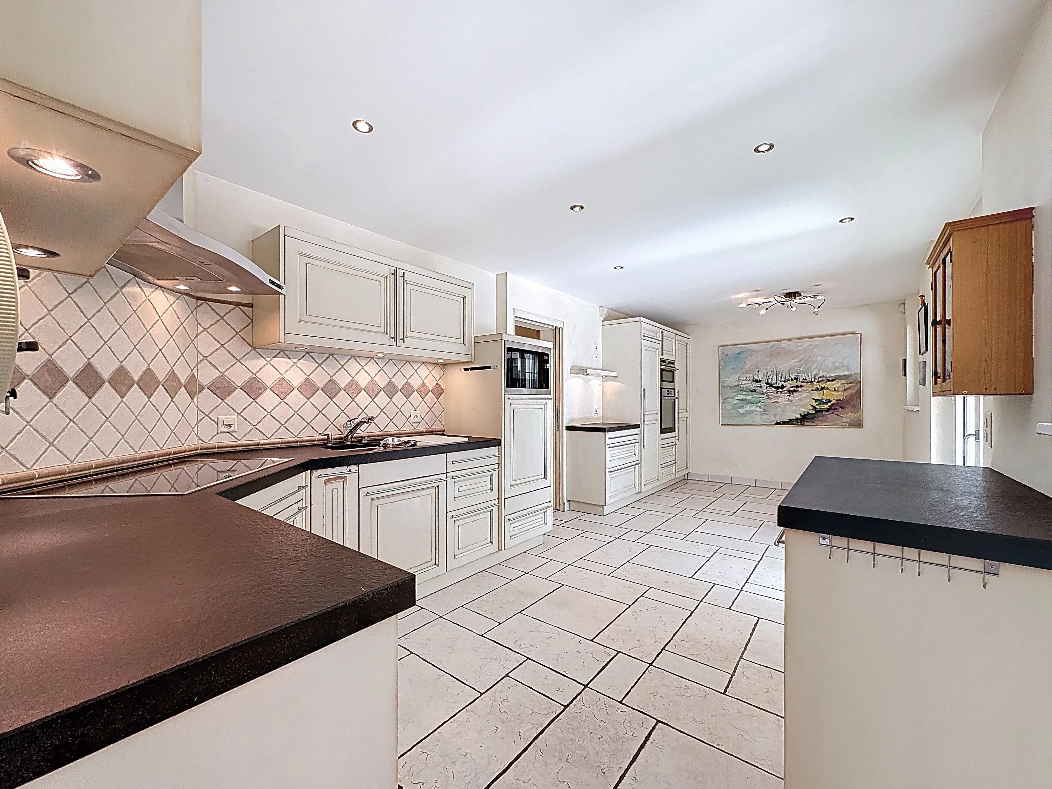 Spacieuse villa 5.5 pièces avec piscine et jardin