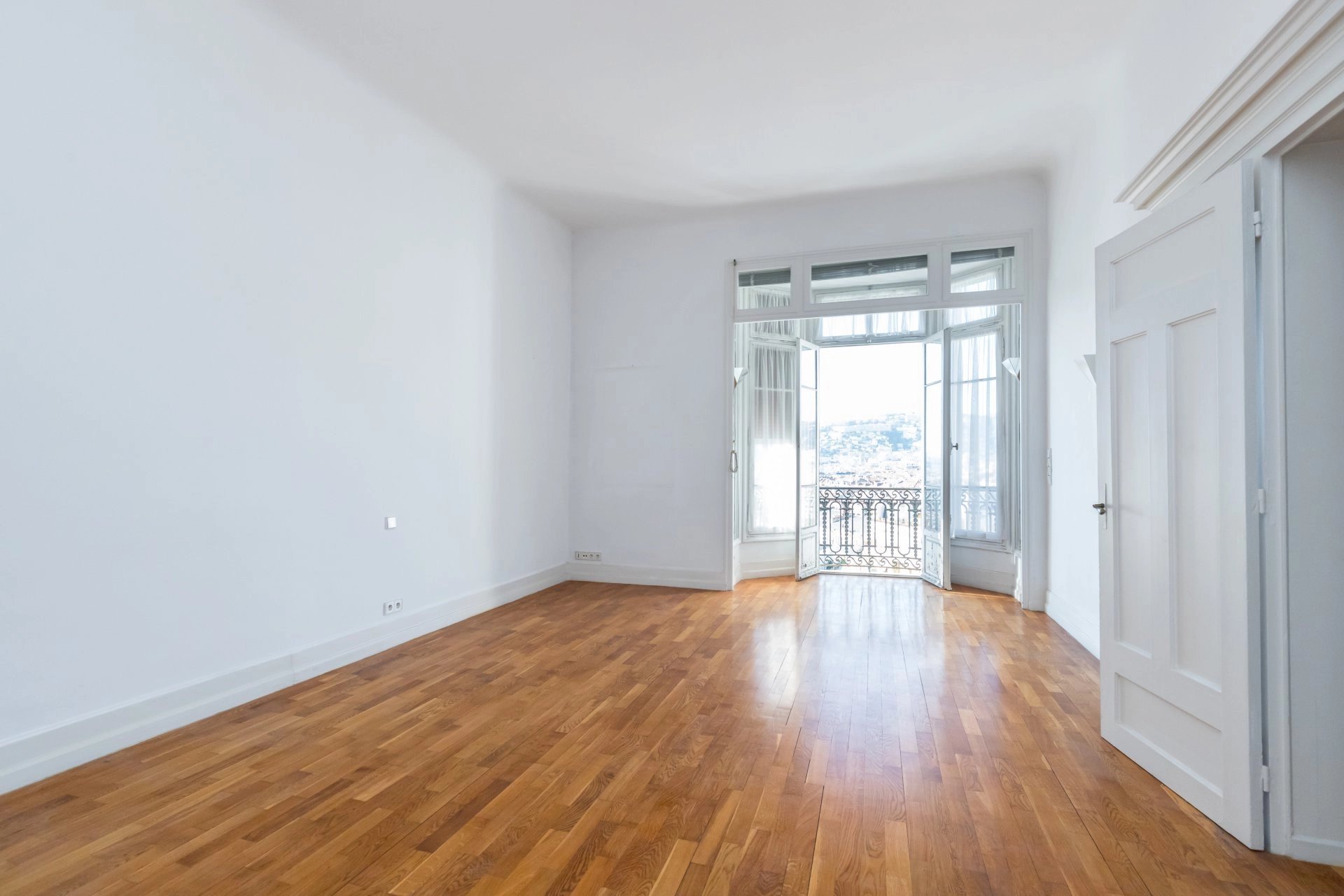 Nice - Palais Bourgeois - Panoramic View