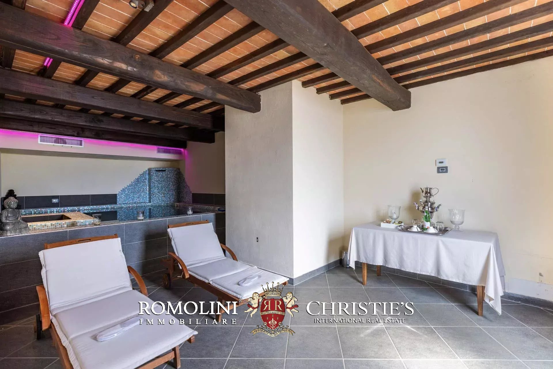 14 Bedroom Villa/Townhouse's Image 35