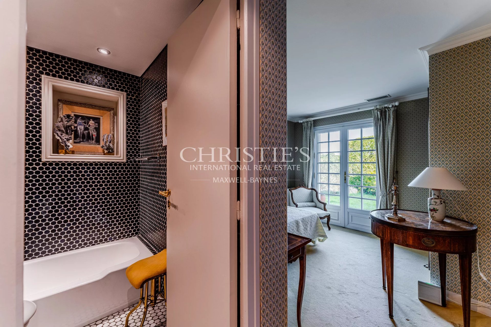 6 Bedroom Villa/Townhouse's Image 4
