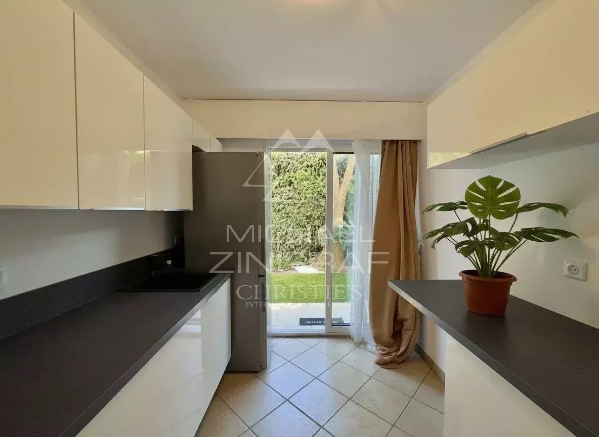 2 Bedroom Apartment/Flat's Image 3